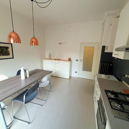 Spacious Three-Room Apartment In Saragozza بولونيا المظهر الخارجي الصورة