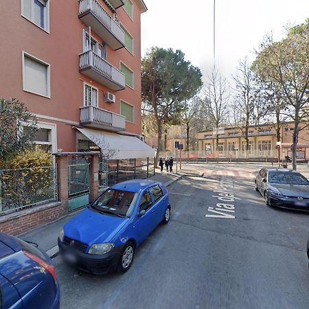 Spacious Three-Room Apartment In Saragozza بولونيا المظهر الخارجي الصورة