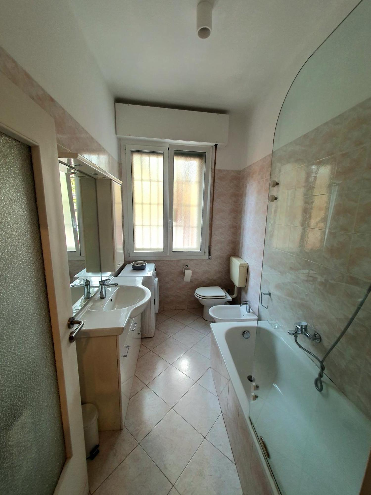 Spacious Three-Room Apartment In Saragozza بولونيا المظهر الخارجي الصورة